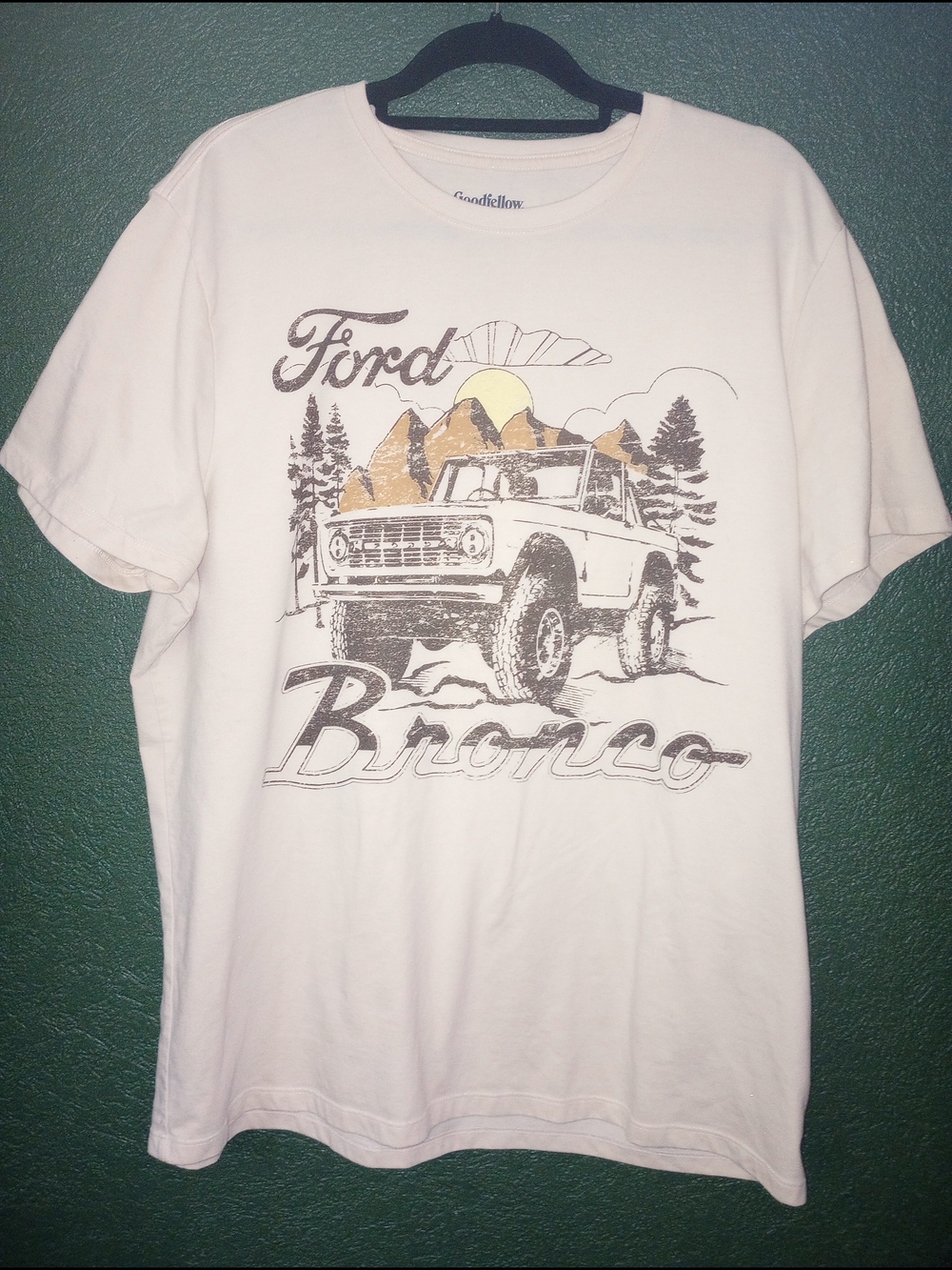 Goodfellow Licensed Ford Bronco Tee Cream with Brown Yellow Orange Graphics XL